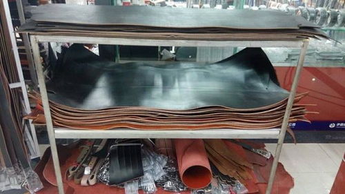 為什么20元一根的現(xiàn)割牛皮帶備受青睞？真皮還是合成材料的秘密